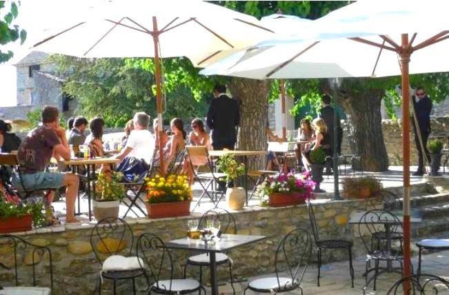 Auberge Le Bistrot De Lussan Lussan  Екстериор снимка